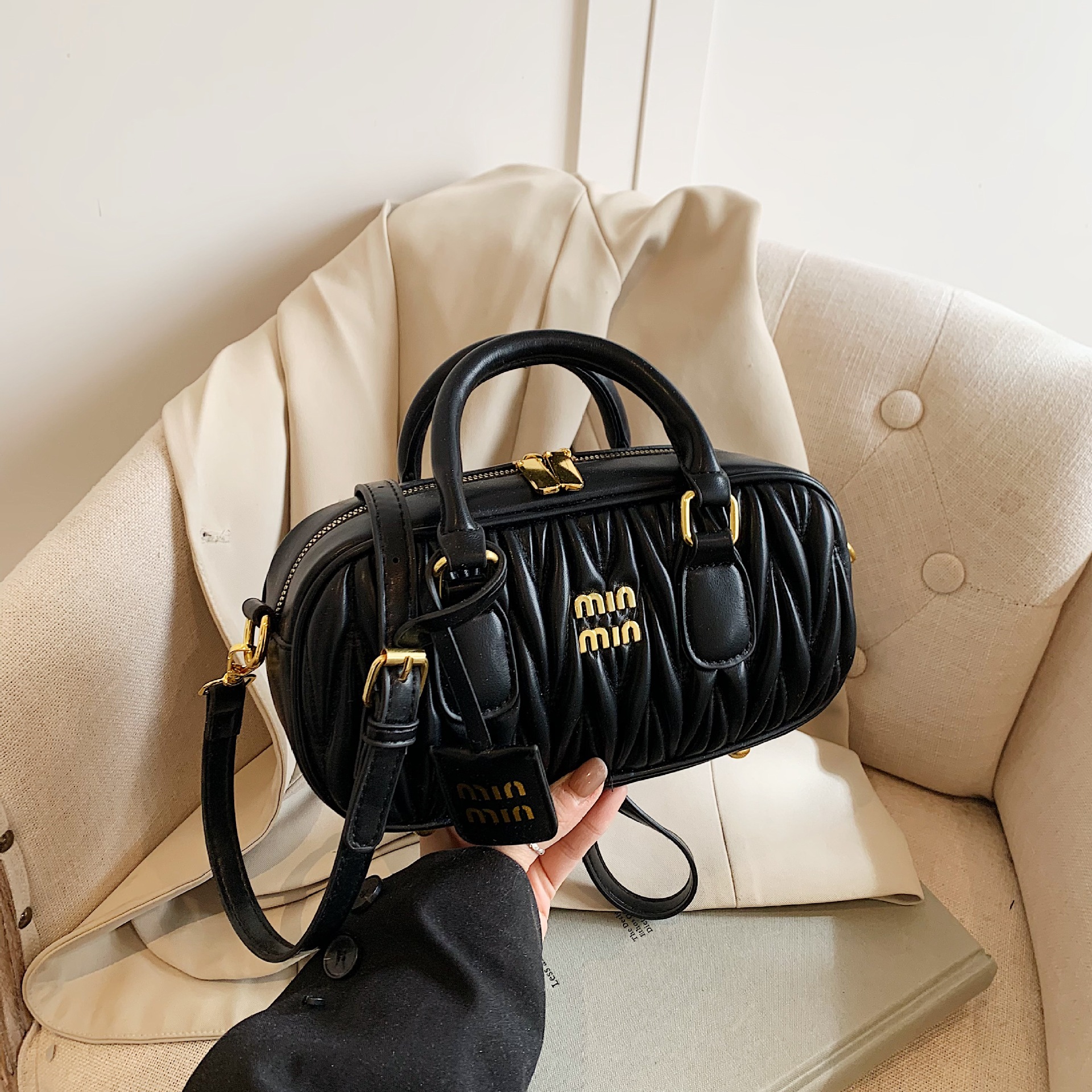 designer bag 2025 Wrinkled handbag min's women's bag bowling fashion Shoulder crossbody small square pillow bag