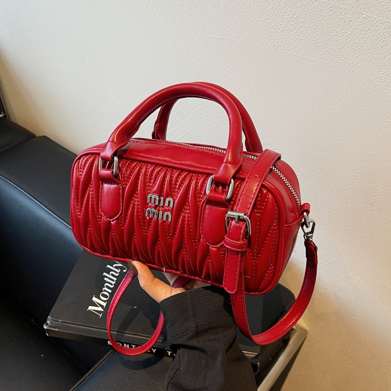 New spring and summer popular cross-body bagSenior sense of retro small bag women embroidered thread handbag