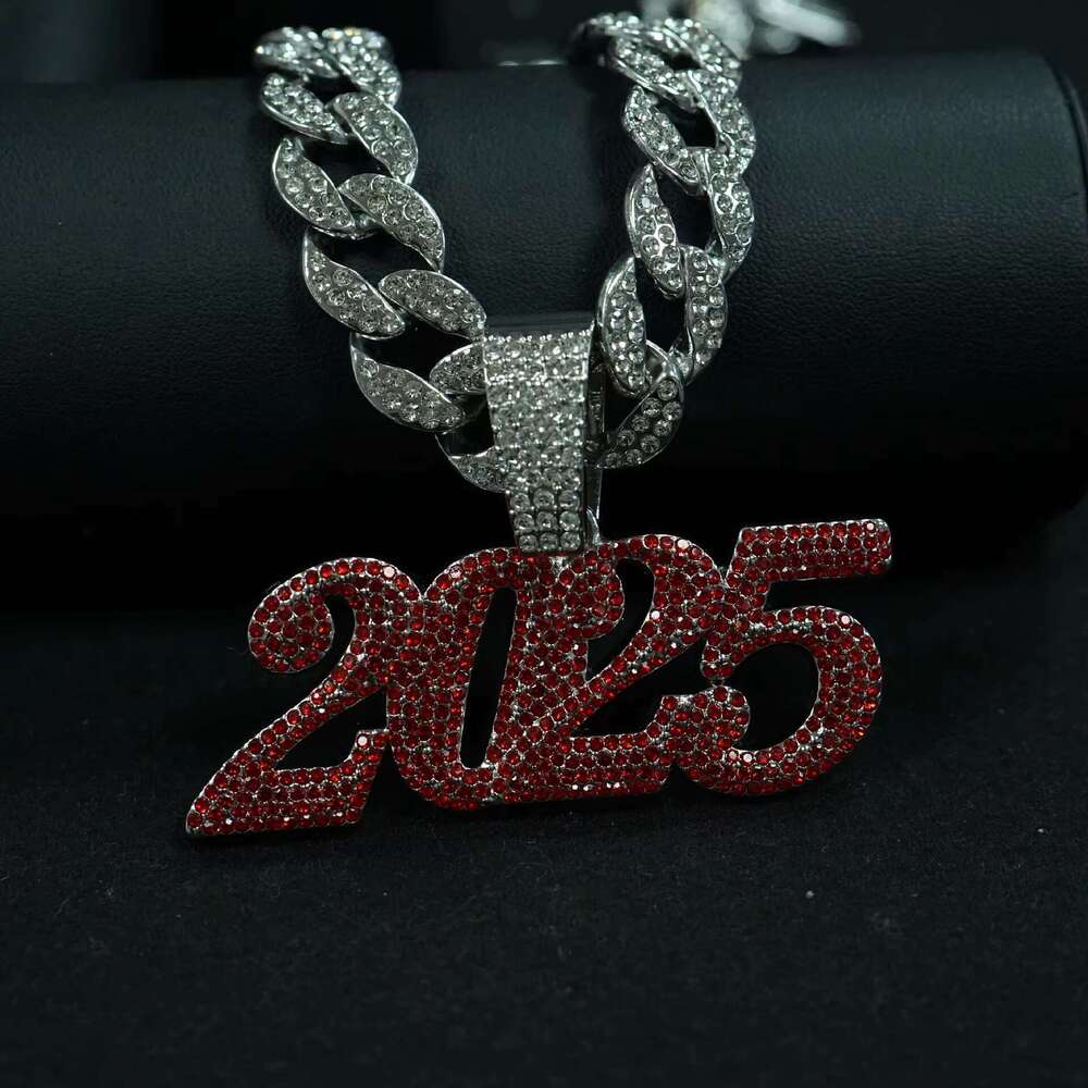 DHcollection New Arrival Sier Gold 2025 Letter Pendant and Iced Out Bg Rhie Hip Hop Cuban k Chain Necklace