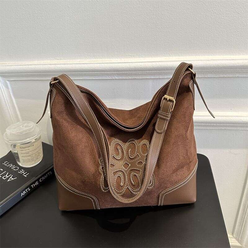Commuter Large Capacity for Women 2023 New Deer Skin Velvet Underarm Bag, Small and Versatile Single Shoulder Tote Bag