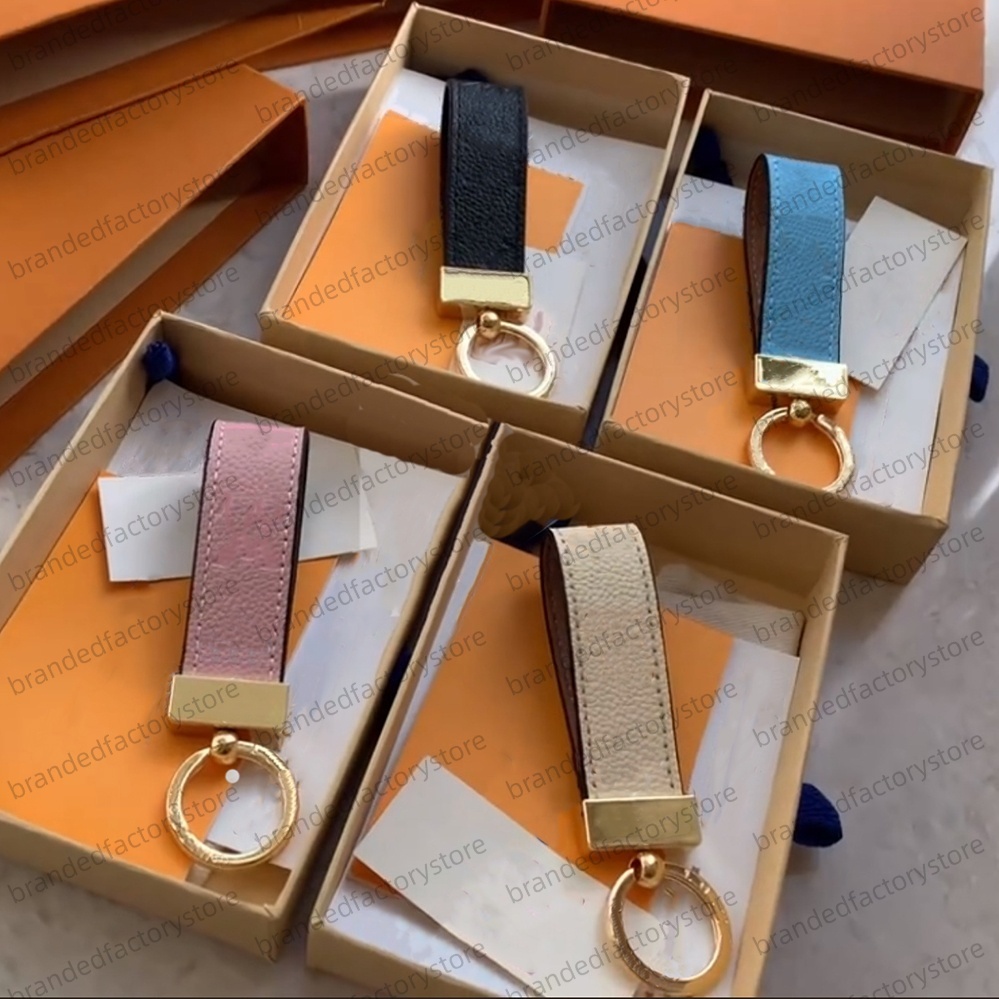 Keychain designer keychains Classic Luxury men women portable Designer Car Keyring top quality Zinc Alloy Letter Unisex Lanyard Gold Black Metal Small Jewelry