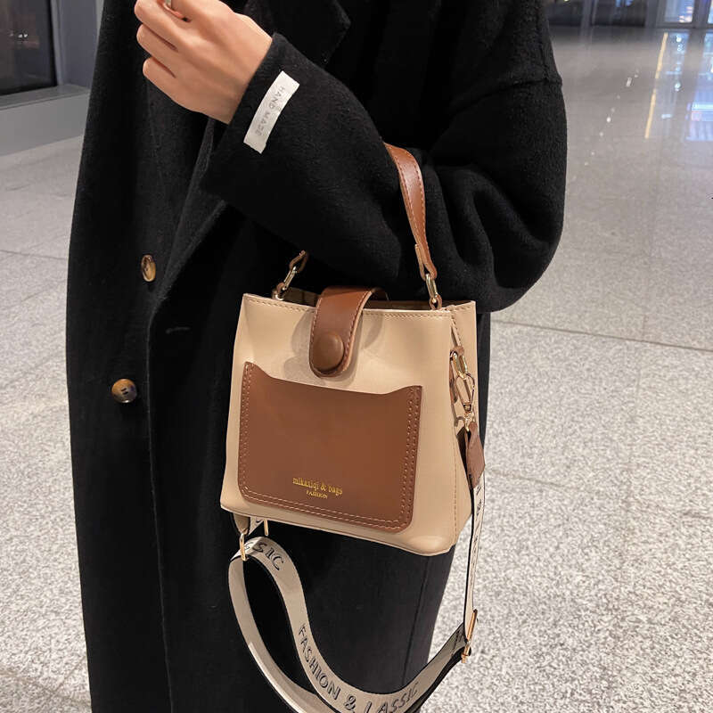 This year's popular 2025 new trend spring fashion hand-held single shoulder women's crossbody versatile bucket bag
