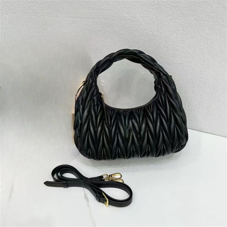 New fashionable pleated light luxury cloud bag, underarm designer bag, single shoulder fashionable style bag, fashionable handbag