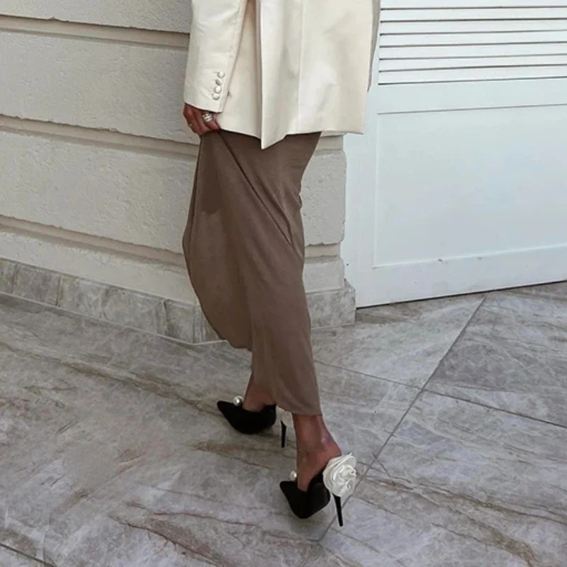 Womens Slippers Summer High Heels Pointed Suede Bun Head Flower Sandals Fashion Temperament Banquet Slippers 250415