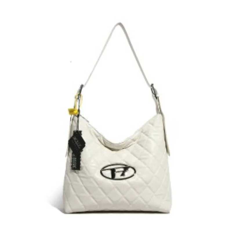 Versatile Womens Underarm Bag Exceptionally Adaptable Crossbody Shoulder Bag Retro Design For Business And Casual EnvironmentsW251115