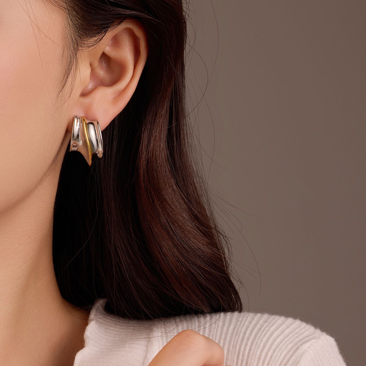 Summer New 18k Gold Stainless Steel Irregular Earrings for Women Simple and Fashionable Wedding Party Gifts Wholesale Customizable Logo