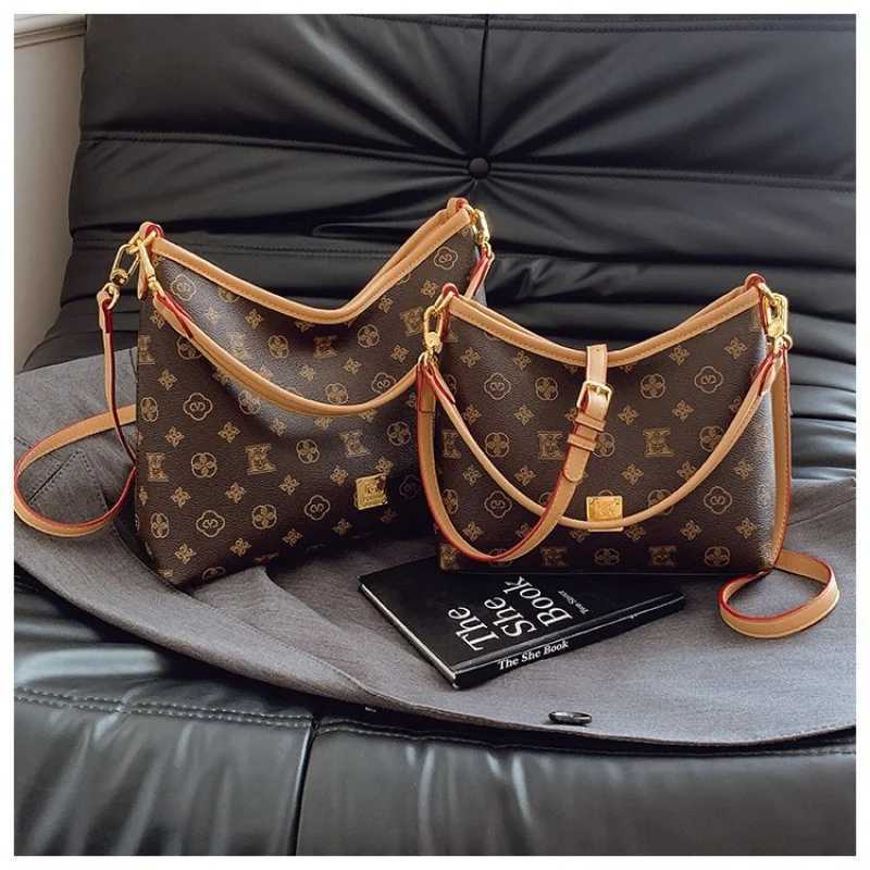 High-End Womens Shoulder Bag Made Of Premium Leather With Trendy Paris Vintage Daily LookW251115