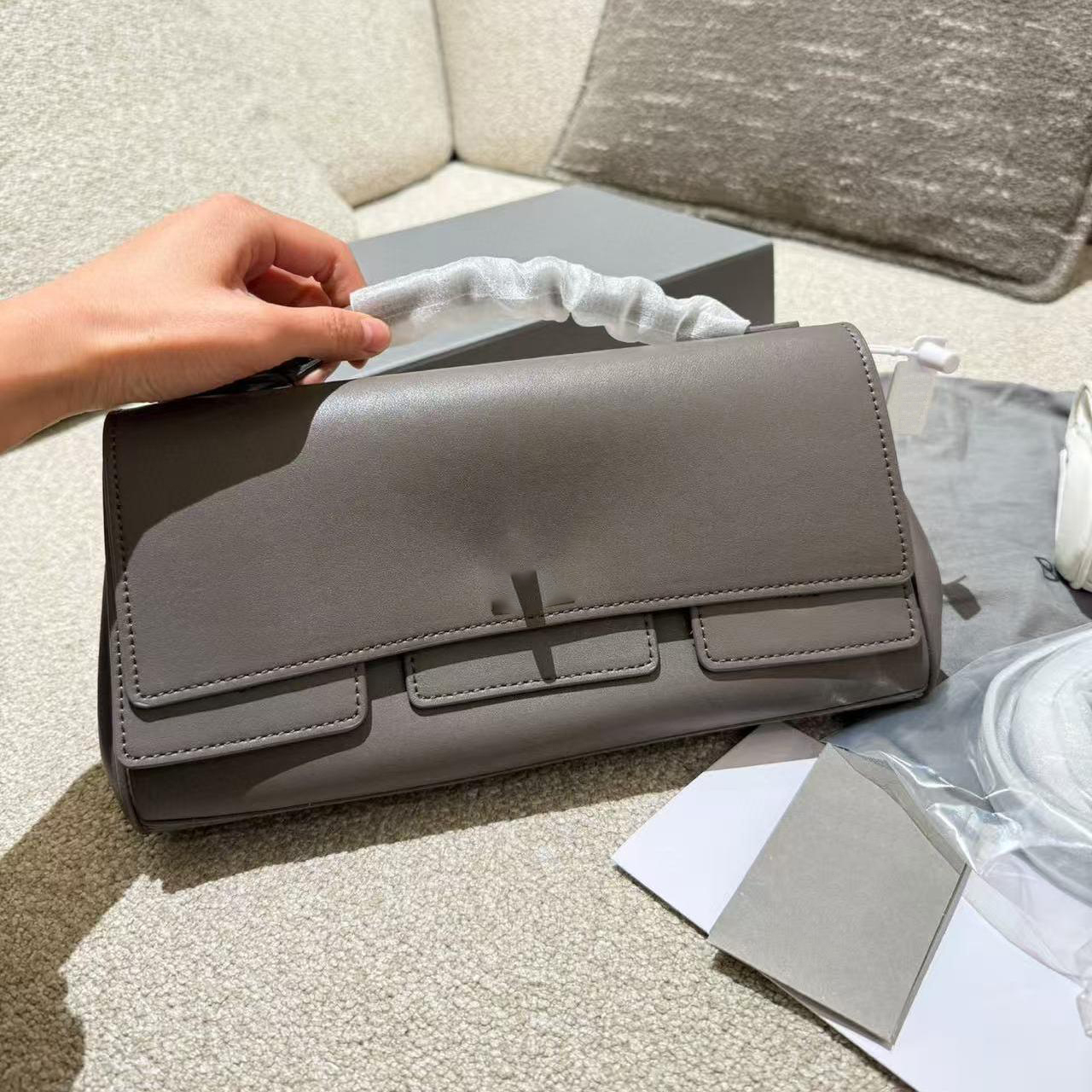 Tops Evening Clutch Bags Designers Fashion Womens Crossbody Backpack Handbags Purses Card Holder Handbag Shoulder Tote Bags Bag Wallet 222333