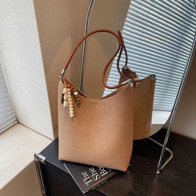 Modern-elegant 2025 New Ladies Luxury Brand Leather Tote Bag Famous Designer Casual Popular ElegantW251115