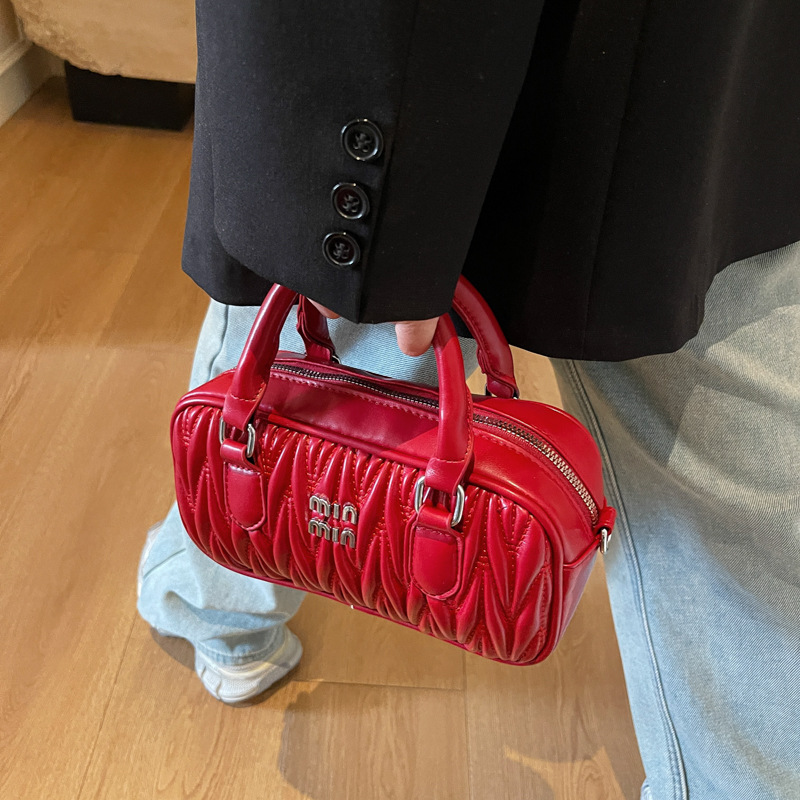 2025 Free shipping new designer bag Shoulder tote Bags For womans black red white pink sliver New Fashion Versatile European and American Fashion Chain Shoulder Bag