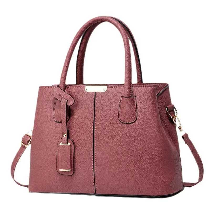 New Fashionable Womens Bag High End Texture Single Shoulder Oblique Cross Handheld Womens Bag Purses and HandbagsW251115