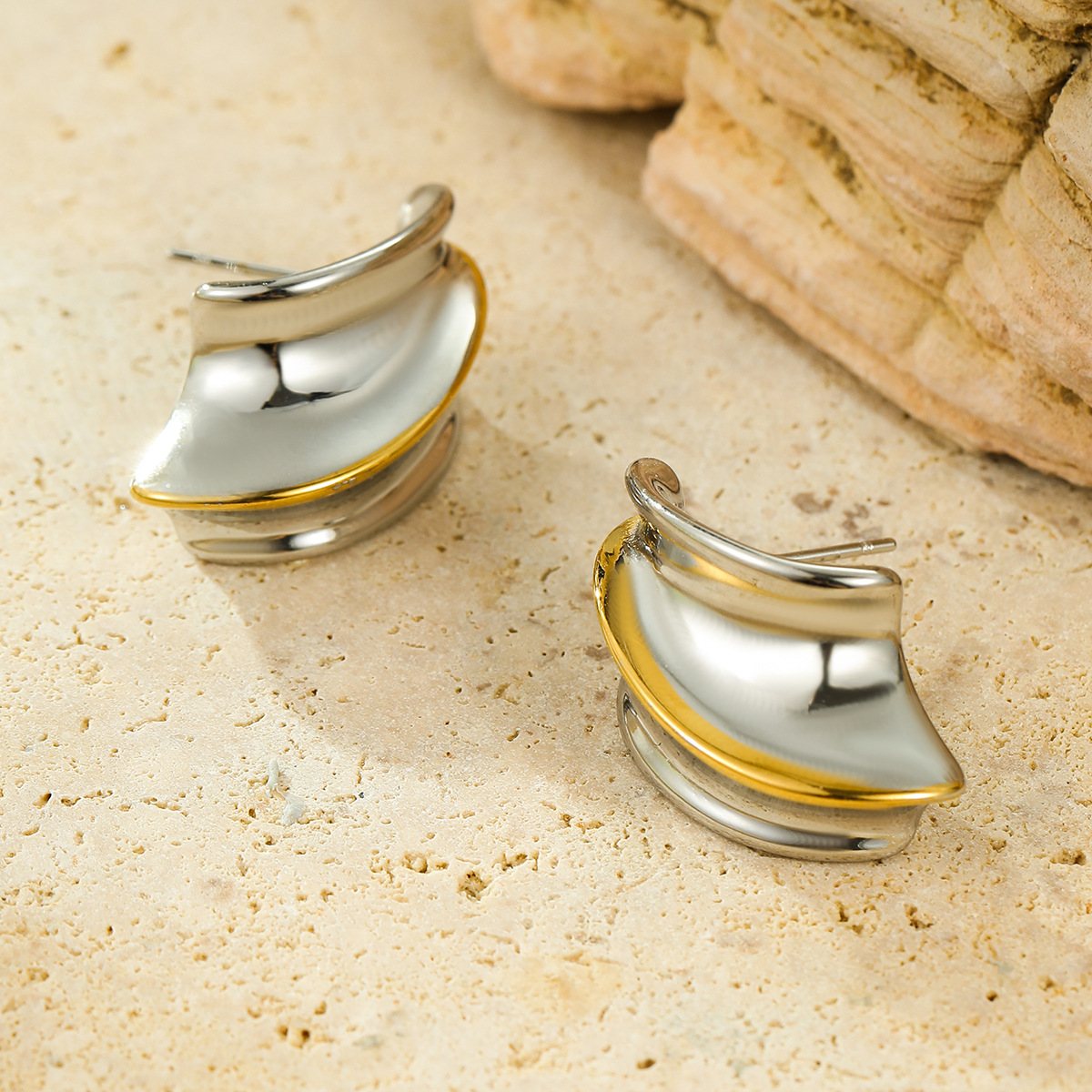 Summer New 18k Gold Stainless Steel Irregular Earrings for Women Simple and Fashionable Wedding Party Gifts Wholesale Customizable Logo