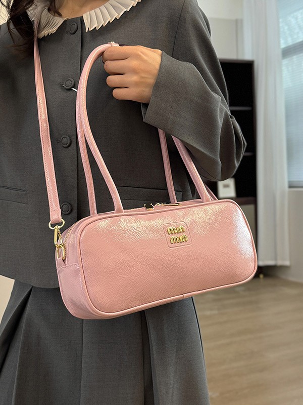 designer bag 2025 Shiny waxed leather handbag versatile for commuting bowling-style single-shoulder and crossbody bag