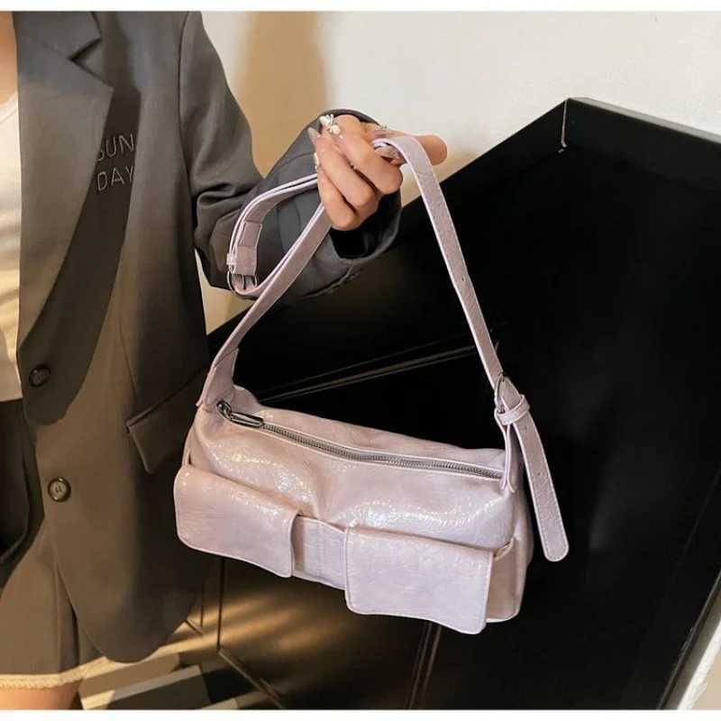 Elegant Leather Messenger Bag For Women Crossbody Shoulder Carry Option Luxury Brand Handbag ClassicW251115