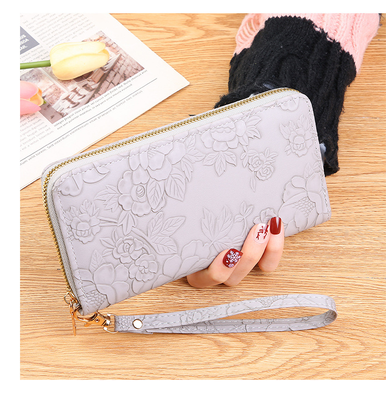 Elegant Ladies' Shoulder Bag Featuring a Larger Zip Pocket for Electronics & Cash