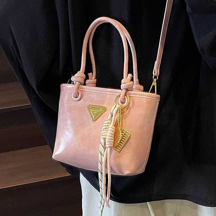 Spring and summer fashion high-end handbag for women new trendy Korean version versatile bucket ins crossbody bag bigclothfgg22
