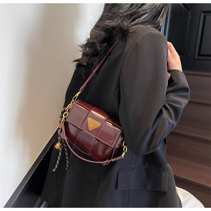 free shipping designers bags for womens 2025 new small square commuting hot woven crossbody bag high end sense simple and fashionable