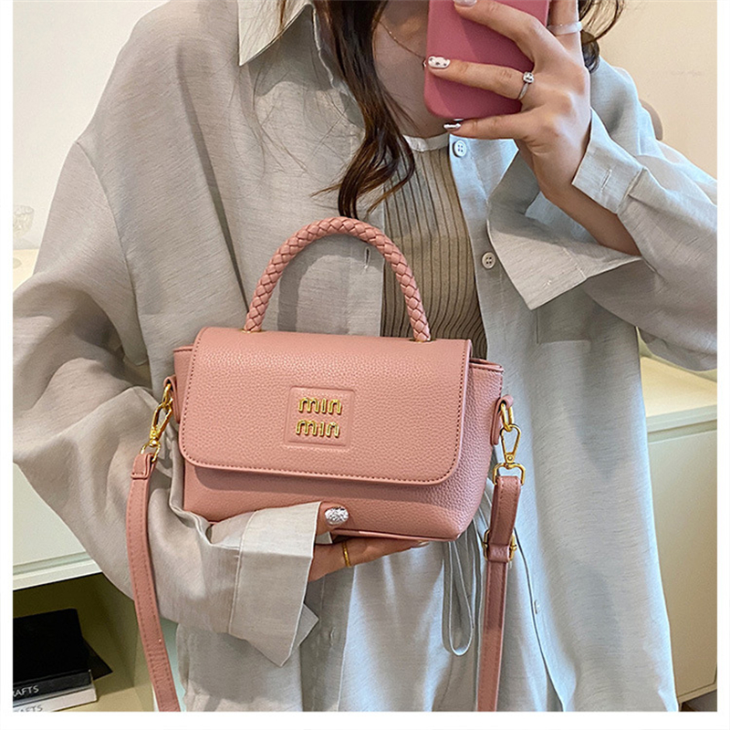 free shipping designer bag for womens 2025 New Handheld Shoulder Bag Commuter Bag Crossover Small Square Bag Luxury Fashionable for daily outfit