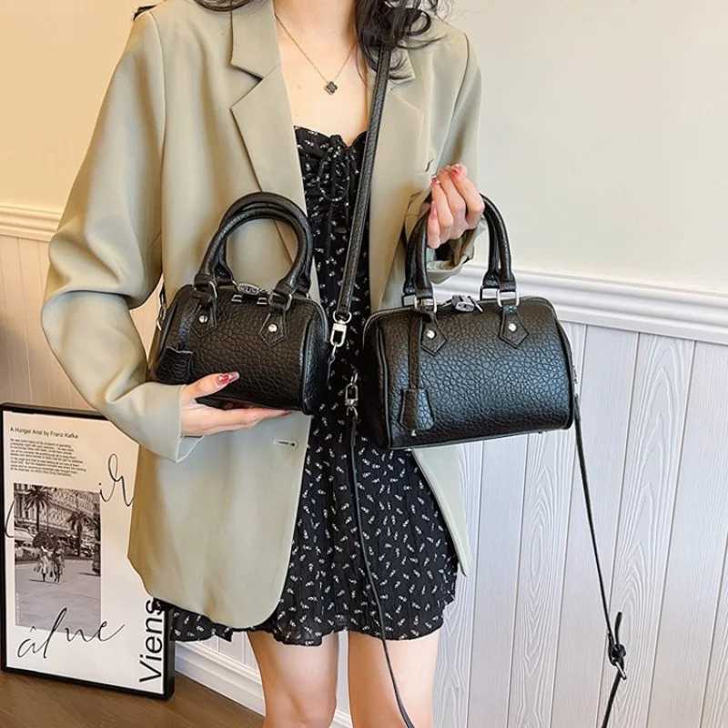 High-End Luxury Brand Ladies Crossbody Bag Fashionable Leather Elegant Crossbody Trendy Commuter Vintage Daily BagW251115