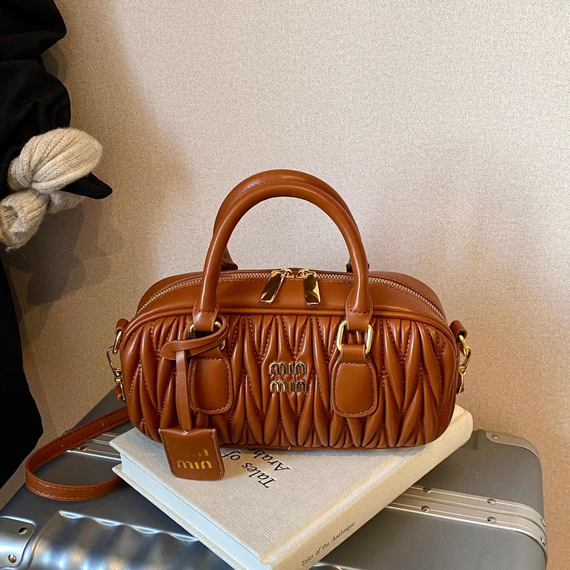 designer bag 2025 Wrinkled handbag min's women's bag bowling fashion Shoulder crossbody small square pillow bag
