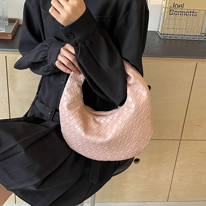 Designer free shipping designers bags for womens ladies 2025 New Woven Versatile Circular Single Shoulder Underarm Bag fashionable