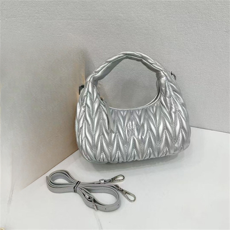 New fashionable pleated light luxury cloud bag, underarm designer bag, single shoulder fashionable style bag, fashionable handbag