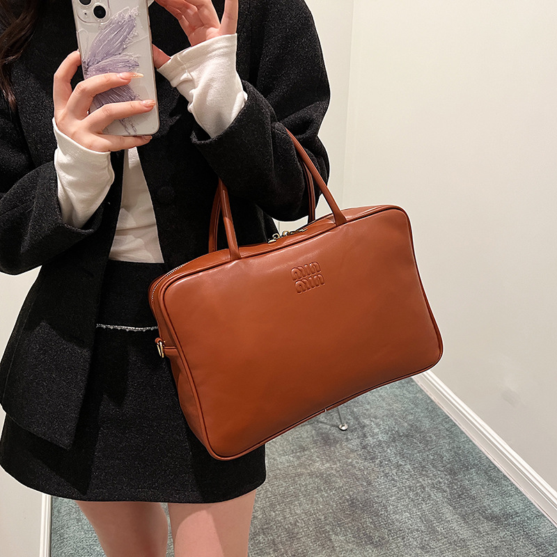 designer bag 2025 Retro Boston bag for women business simple hand-held briefcase universal leisure and versatile small square bag