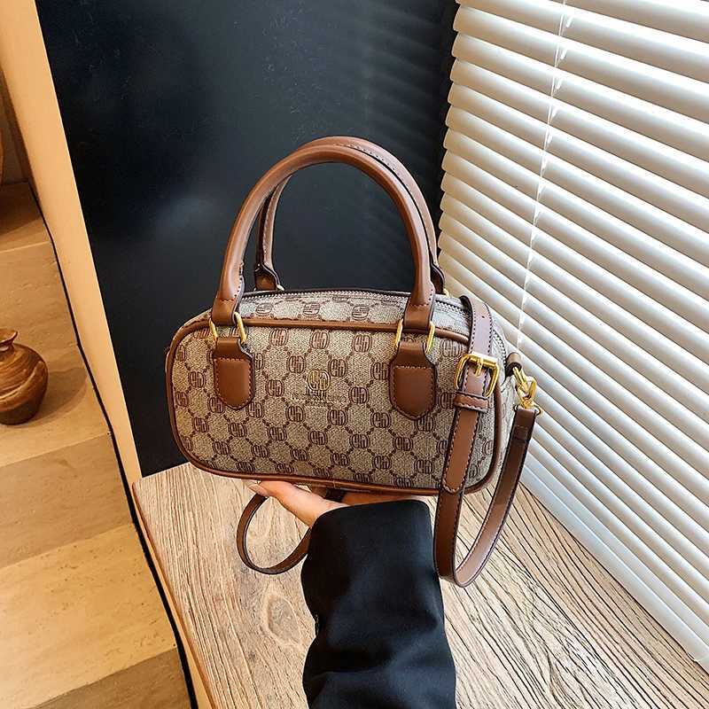 2025 New Trendy European Style Crossbody Bag - Exquisite Creative Individual Handbag Versatile for WomenW251115