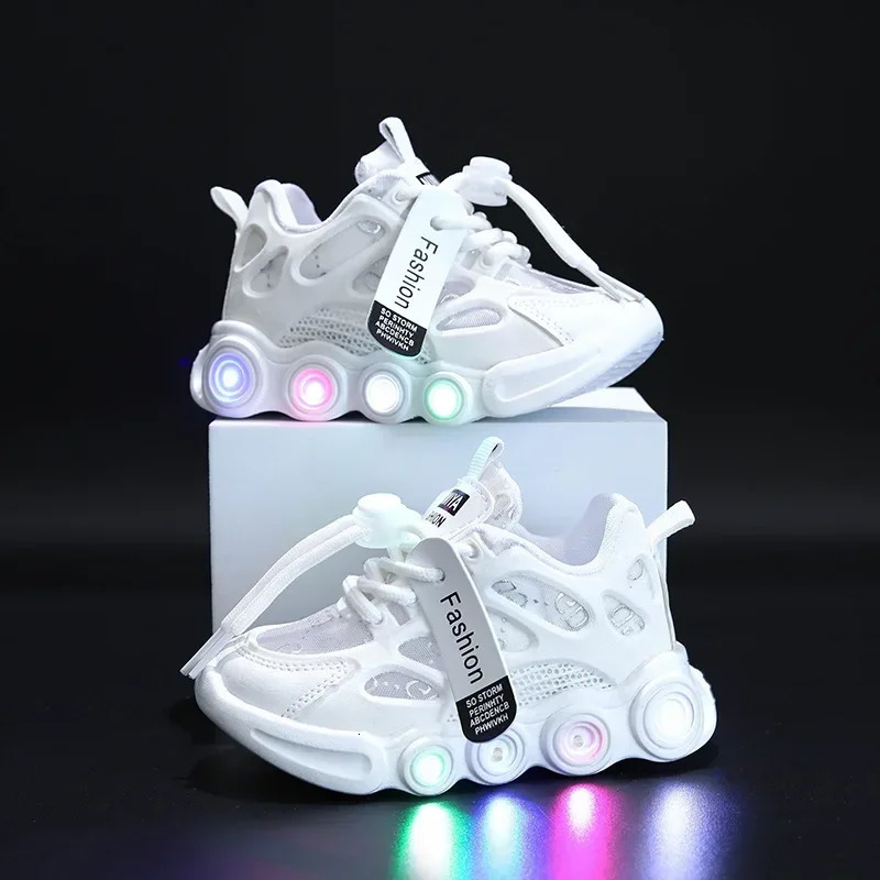 Child Fashion Sport Shoes Summer Luminous Fashion Breathable Kids Boys Net Shoes Girls LED Sneakers with Light Running Shoes 251113