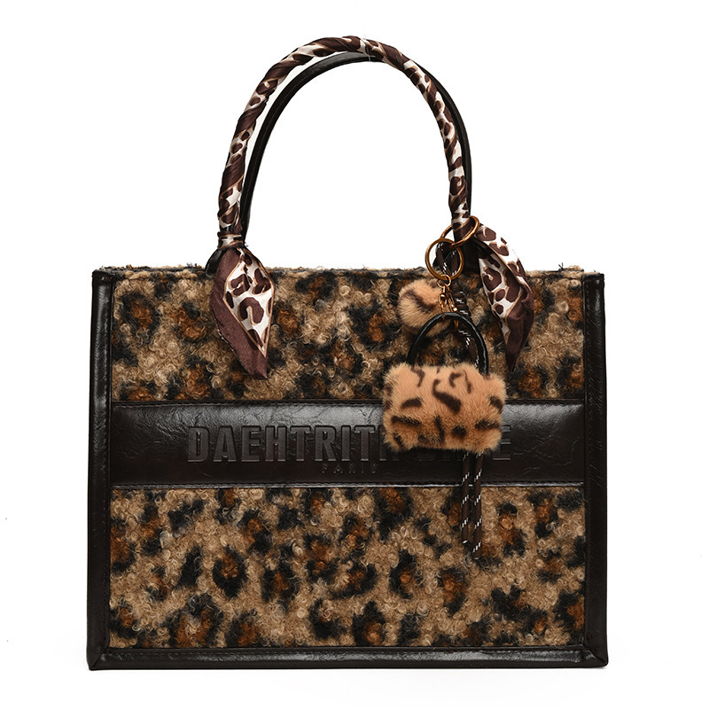 New Free shipping designer bags Shoulder totes Bags For womans Personalized lamb wool large bag retro leopard print handbag