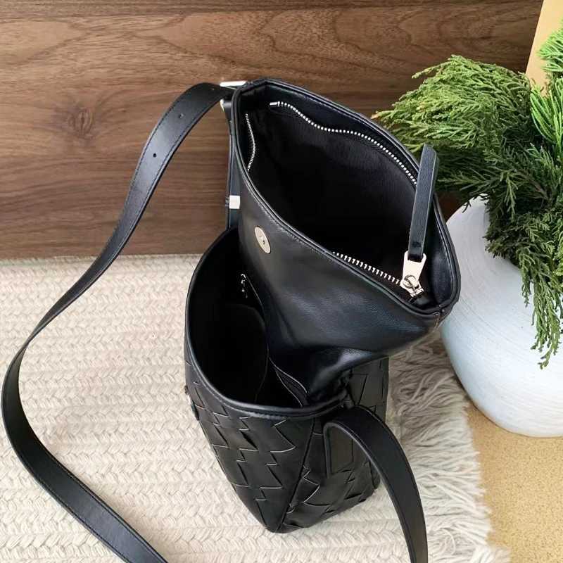 Korean Casual Box Message Bags For Women Luxury Designer Handbag And Purses 2025 New In PU Cross Weaving Small Underarm ShoulderW251115