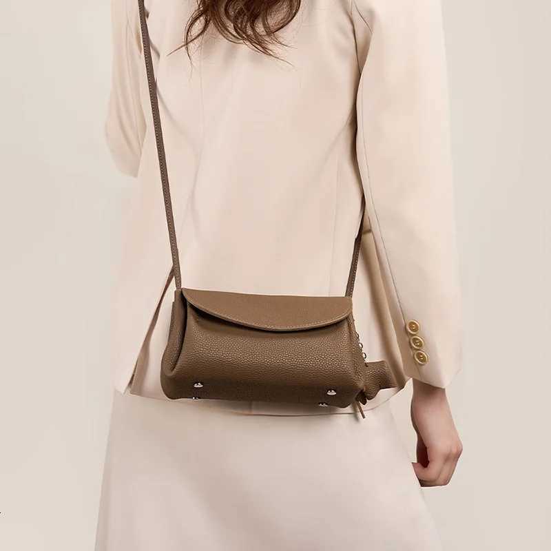 Womens Genuine Leather Shoulder Bags Fashion Crossbody Bags Soft Cowhide Leather Shoulder Messenger BagW251115