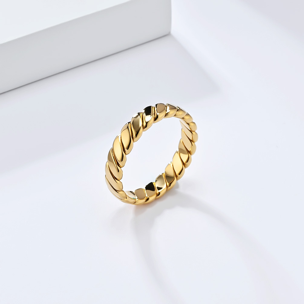 Light Luxury Women's Titanium Steel Ring with 18K Gold Plate - Unique Geometric Design
