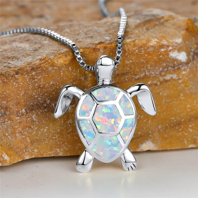Green flame opal necklace cute little turtle pendant necklace womens retro gold necklace wedding jewelry 250409