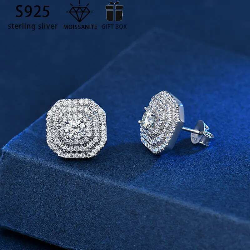 INZEN1 Pair of Women's Stud Earrings Set in Sier 0.8 Carat Moissanite Gift Wedding Engagement