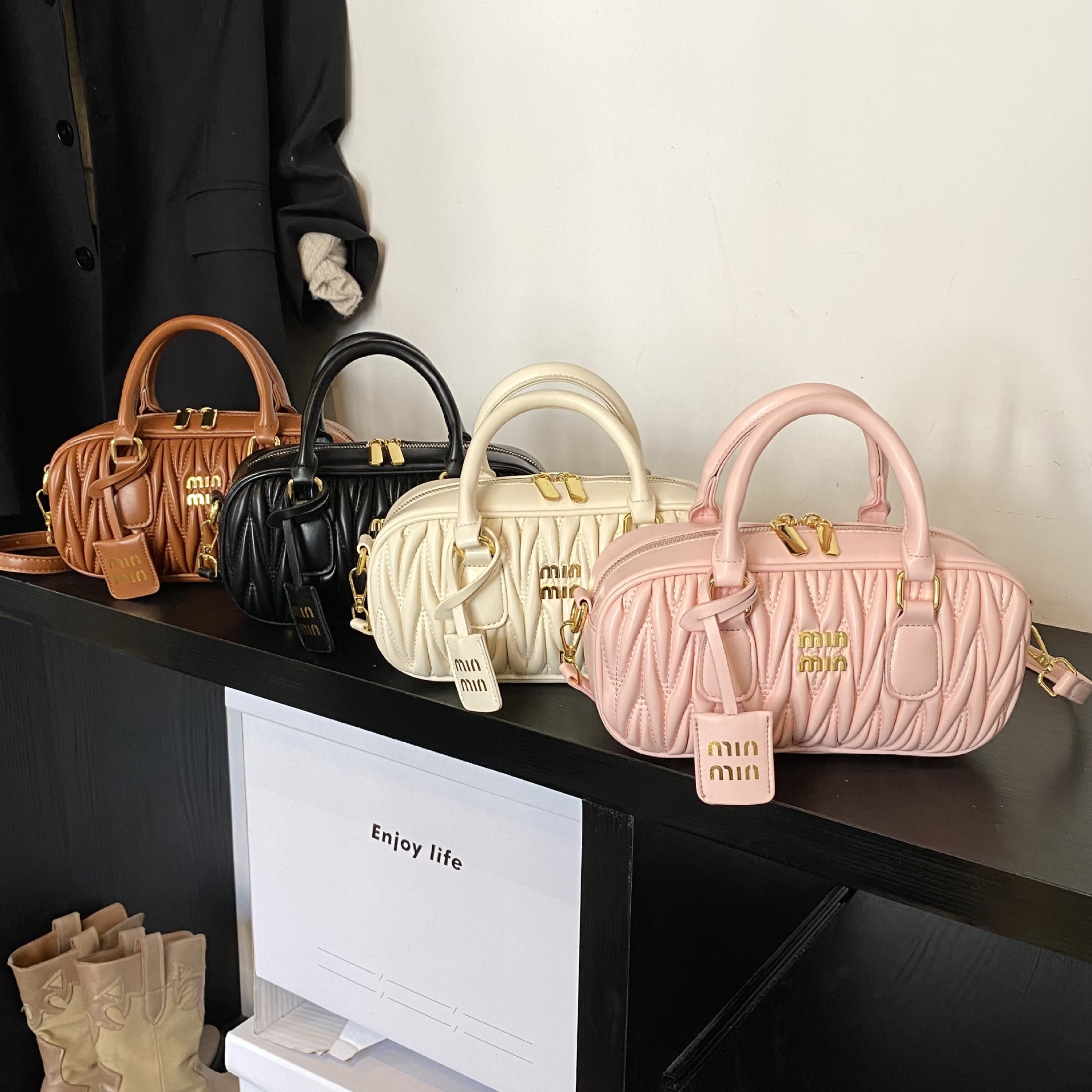 designer bag 2025 Wrinkled handbag min's women's bag bowling fashion Shoulder crossbody small square pillow bag
