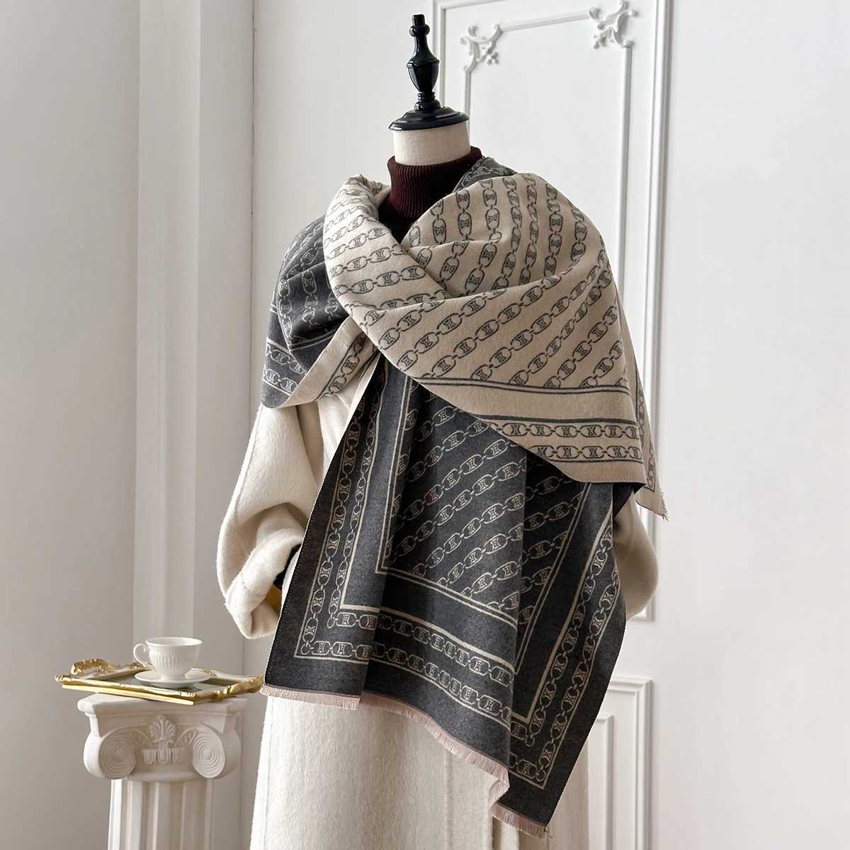 Luxury Womens Winter Fashion Faux Cashmere Scarf Vintage Floral Print With Tassels Thick Warm Shawl Trendy Wrap For Cold Weather Y251115