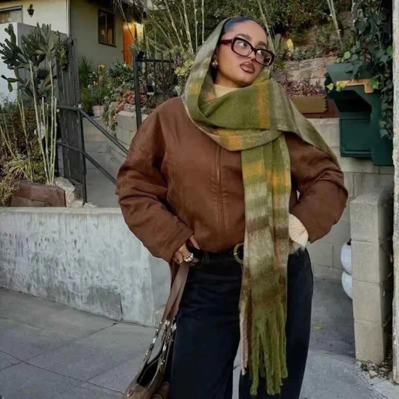 Luxury NEW Luxury Winter Thick Warm Scarf Women Cashmere Shawl and Wraps Pashmina Neckerchief Bufanda Female Long Tessel Echarpe 2025 Y251115