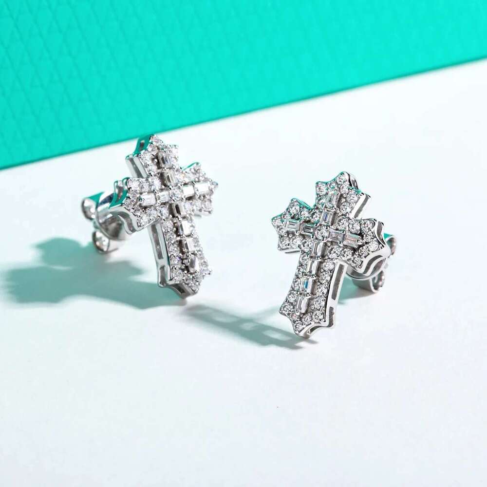 AnuJewel 1cttw Iced Moissanite Cross Stud Earrings Sterg Sier Pimped Out Earring New Age Hip Hop Jewelry for Men