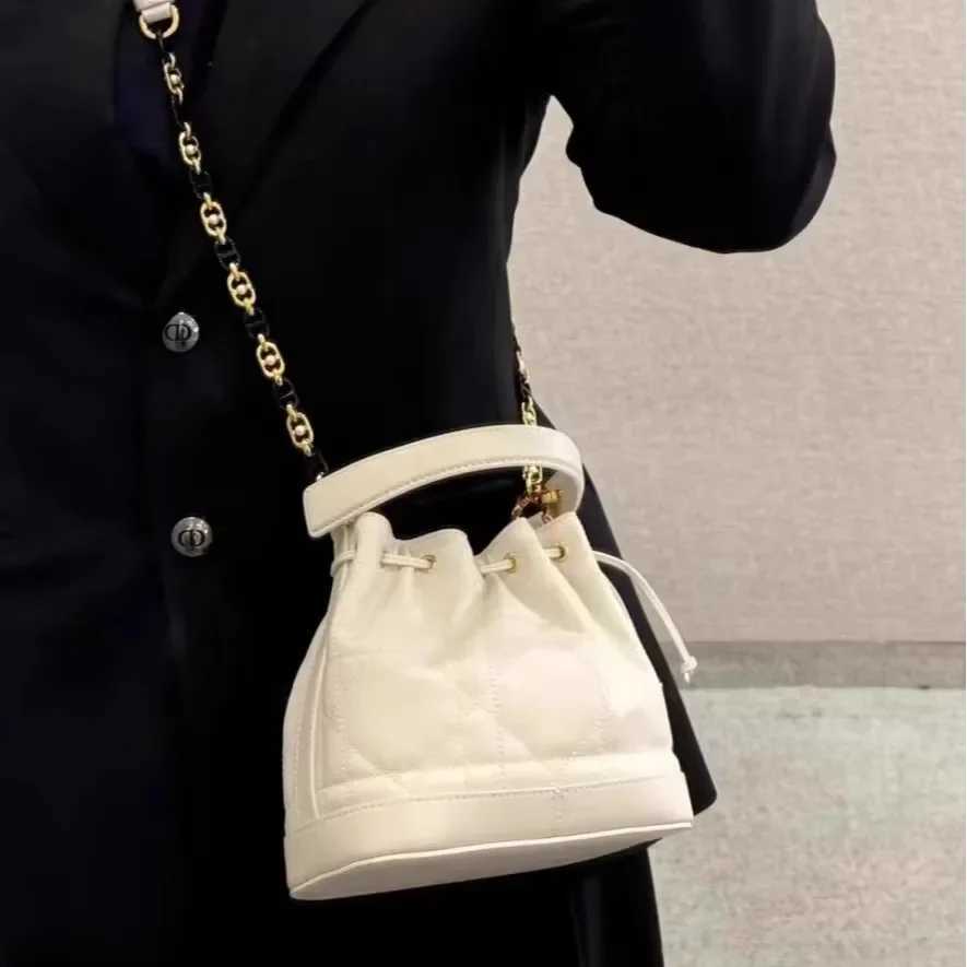 Fall Winter New Style Genuine Leather Mini Bucket Handbag Drawstring Commute Chain Diamond Crossbody Bag Fashion Soft ShapeW251115