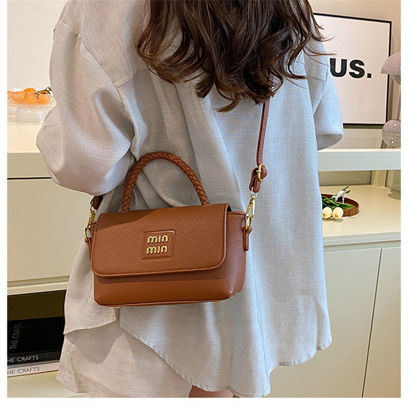 free shipping designer bag for womens 2025 New Handheld Shoulder Bag Commuter Bag Crossover Small Square Bag Luxury Fashionable for daily outfit