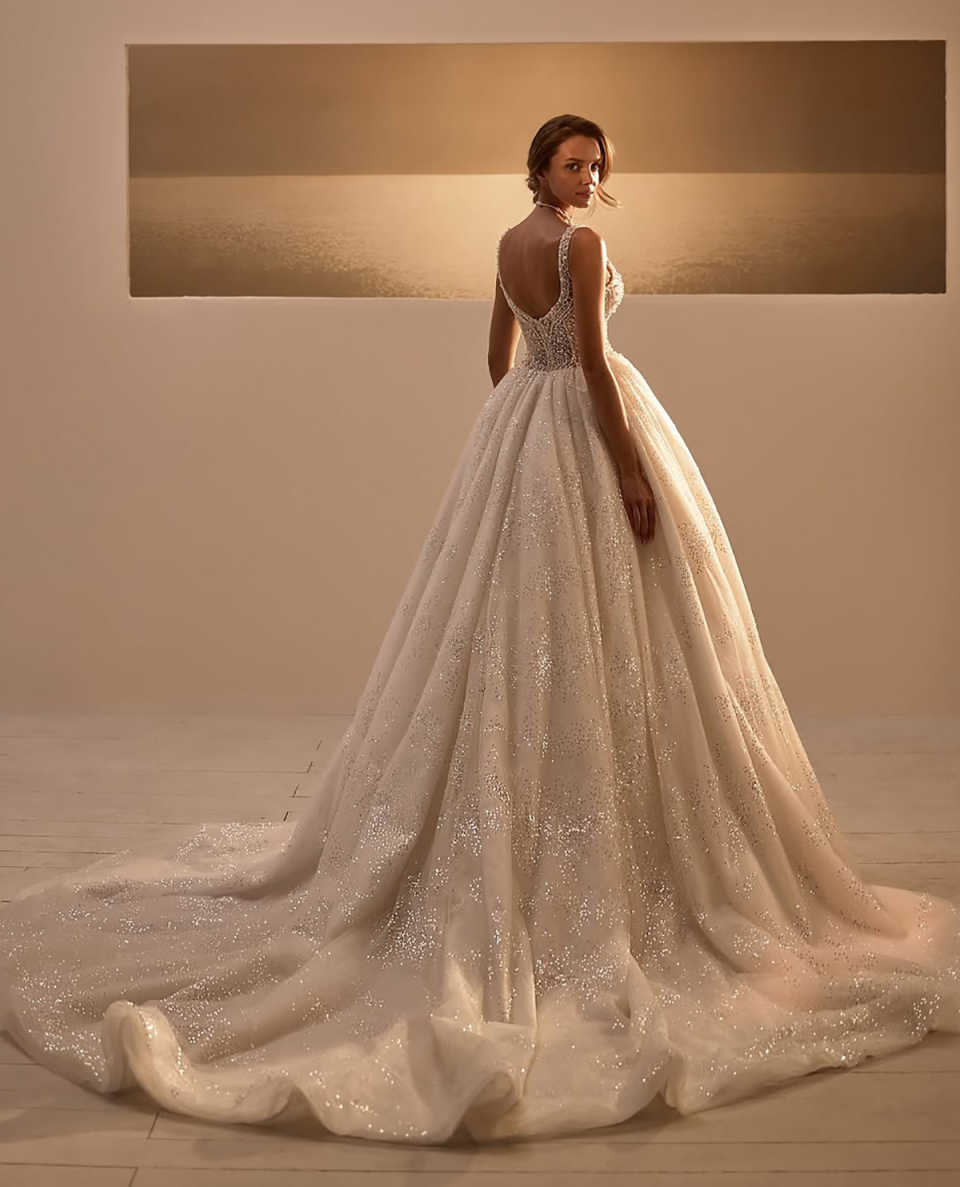 Luxurious Wedding Dress For Women Sweetheart Neck Sleeveless Bridal Gown Pearls Sequins Sweep Train Dresses Custom Made vestidos de novia