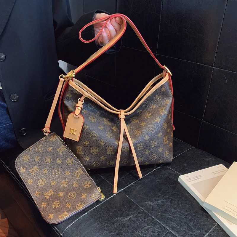 2025 New High-end Bag Femininity Commuting Versatile Large-capacity Retro Fashion Printed Shoulder Messenger BagW251115