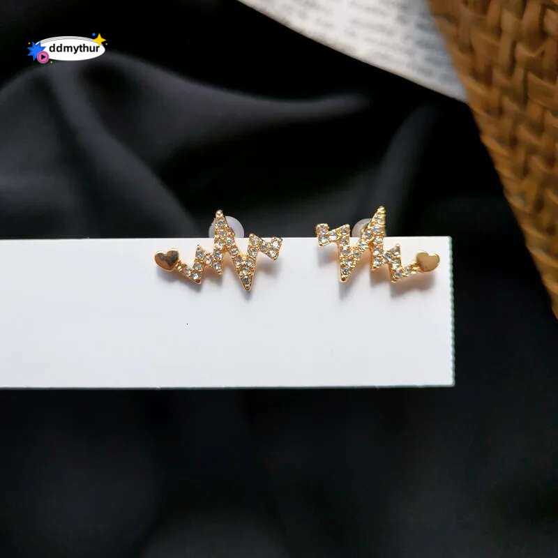 Cute Heartbeat Stud Earrings Medical ECG Romantic Heart Earing For Women Geometric Wave Lighing Daily Wear Jewelry Gift Bijoux ddmythur