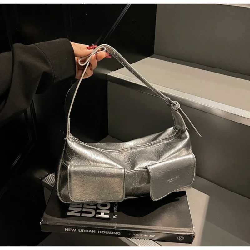 Elegant Leather Messenger Bag For Women Crossbody Shoulder Carry Option Luxury Brand Handbag ClassicW251115