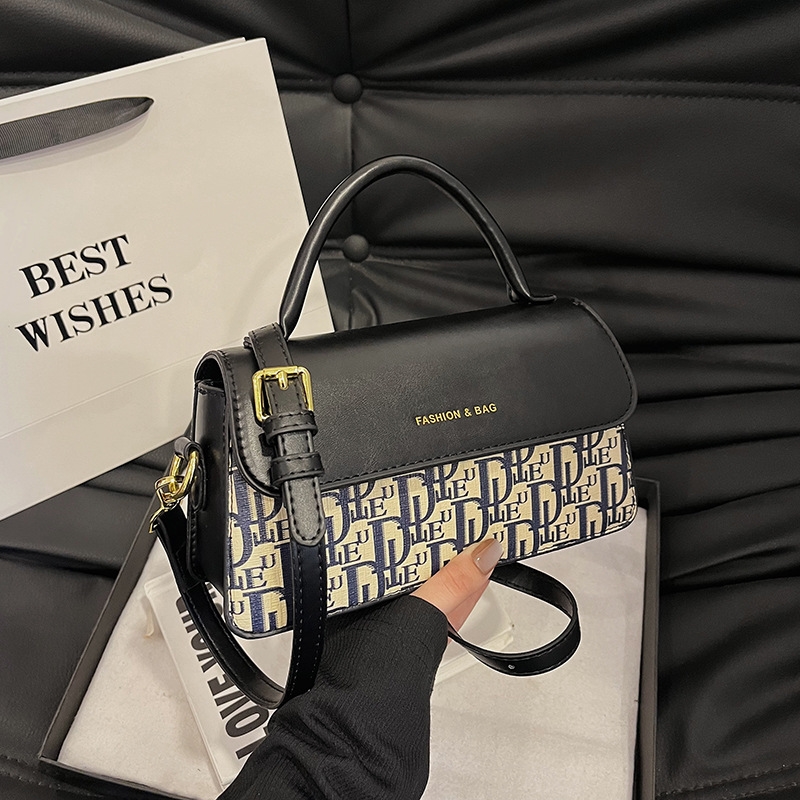 Free shipping Fashion personality carrying small square bag New trend vintage print crossbody bag women's all-in-one shoulder bag in a variety of