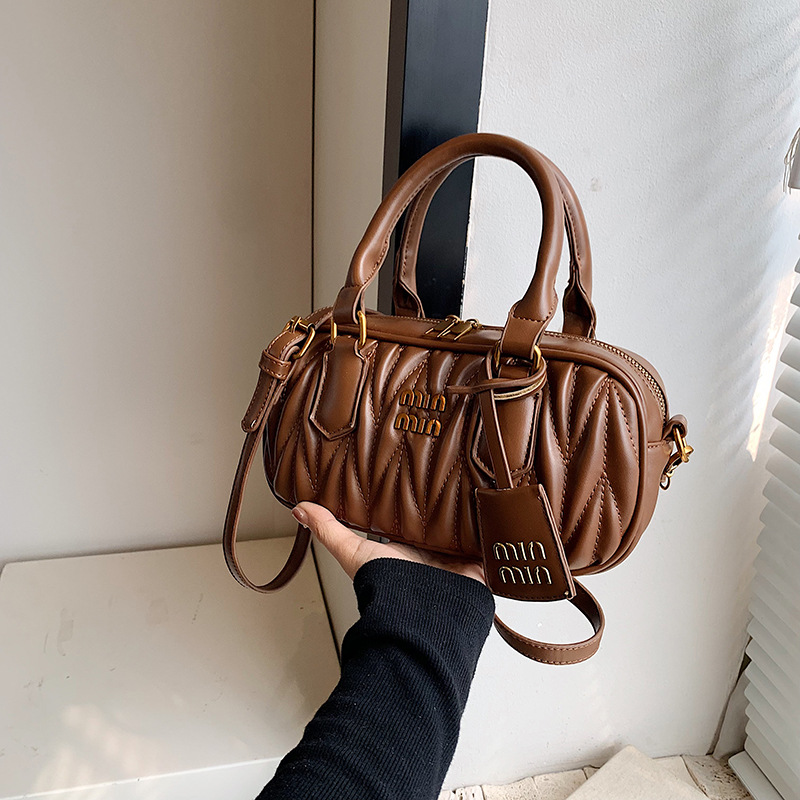 designer bag 2025 fashionable handbag for women Winter trendy fashion single-shoulder bag Simple and fashionable crossbody bag for women