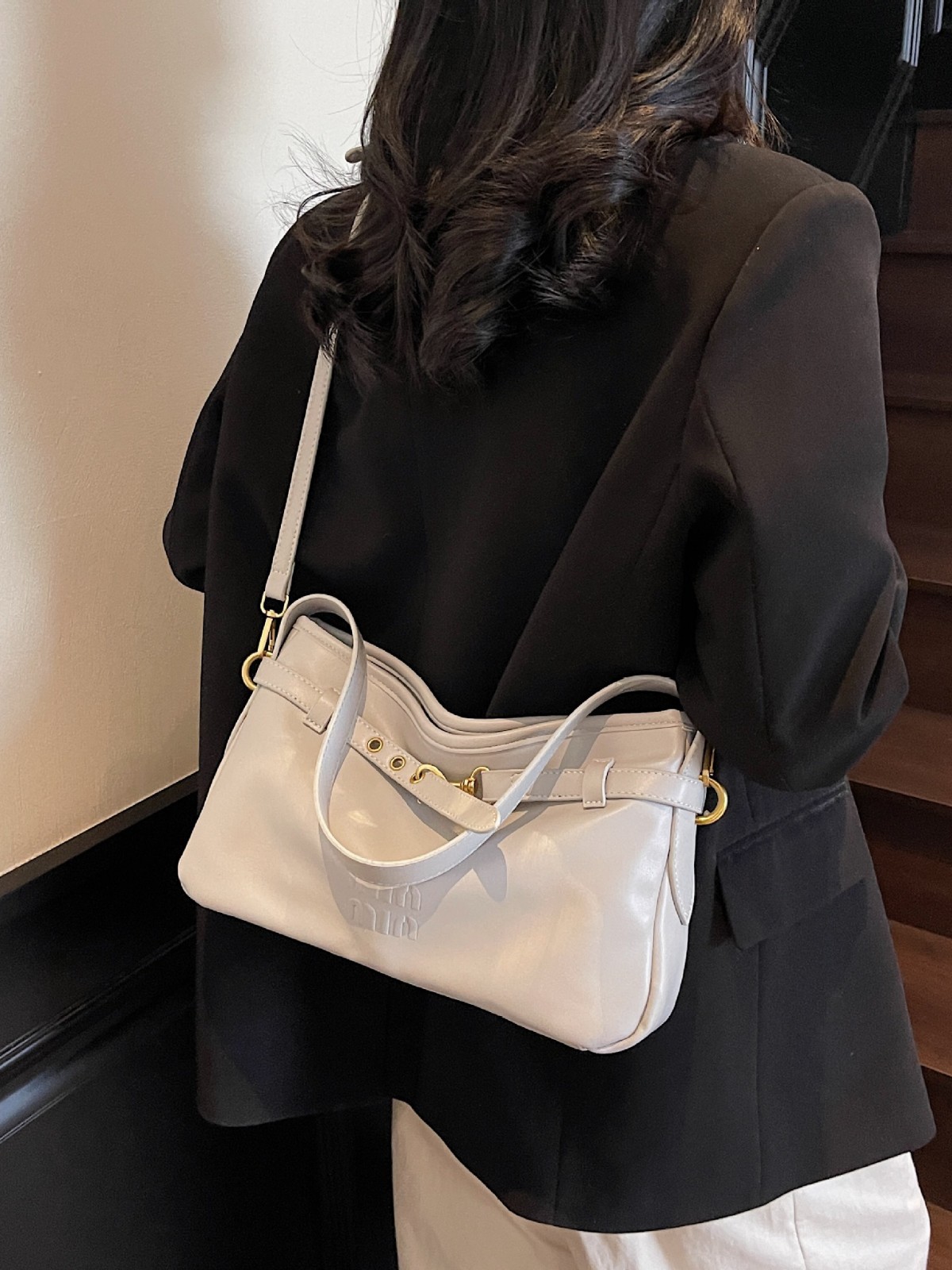designer bag 2025 Large-capacity women's bag style all-match simple crossbody bag leisure single shoulder underarm commuter bag for work