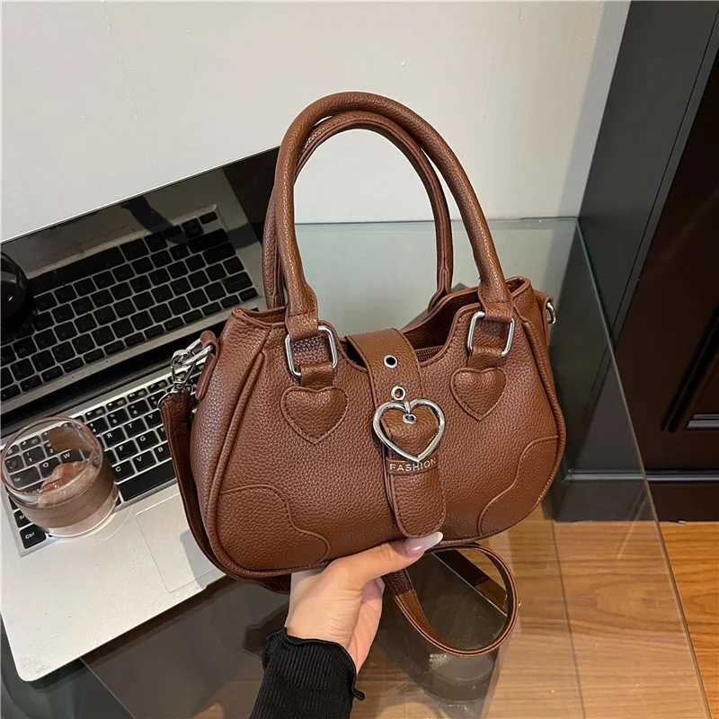 Luxury Designer Paris Fashion Leather Handbag for Women Elegant Crossbody Bag Large Capacity Commuter StyleW251115