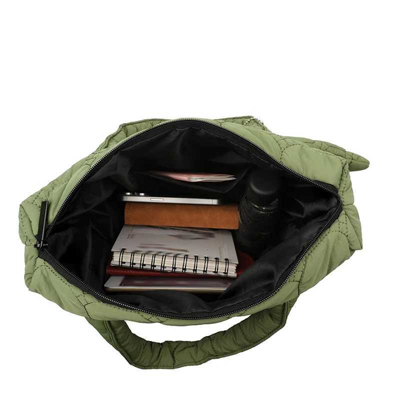 2025 New Fall/Winter Commuter Shoulder Bag Womens Outdoor Travel Large Retro Tote for Women Sport Shopping Training HandbagW251115